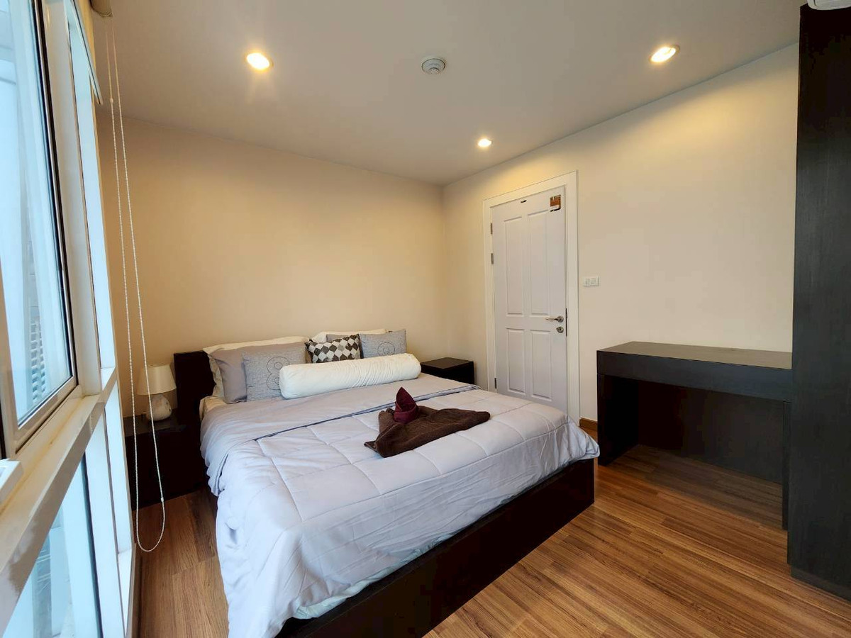 For SaleCondoSilom, Saladaeng, Bangrak : Urgent sale!! 2 bedroom condo | The Surawong | Number 159/39, 7th floor, size 53.41 sq m.