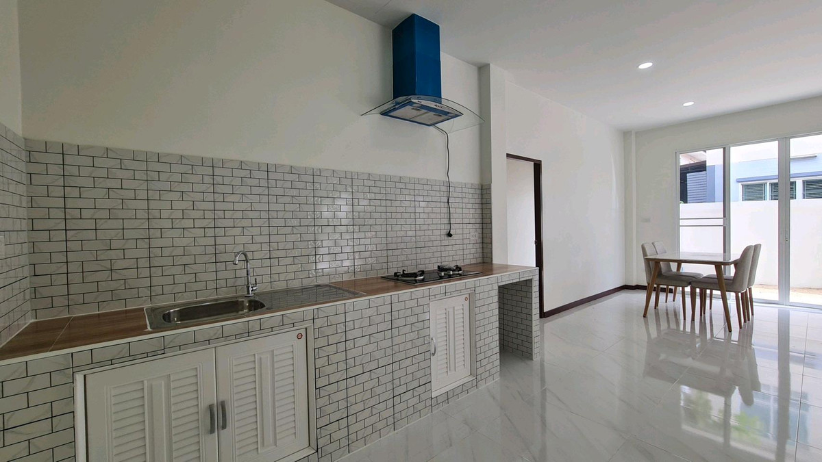 For SaleHouseNawamin, Ramindra : 2-story detached house, Phatthana Siri Village, along Khlong Song 18-20. Renovated and ready to move in. Near Fashion Island Department Store, The Promenade, Big C, Makro, Lotus, Safari World, Hathaimit Market, Minburi Market, convenient travel. Pink Line