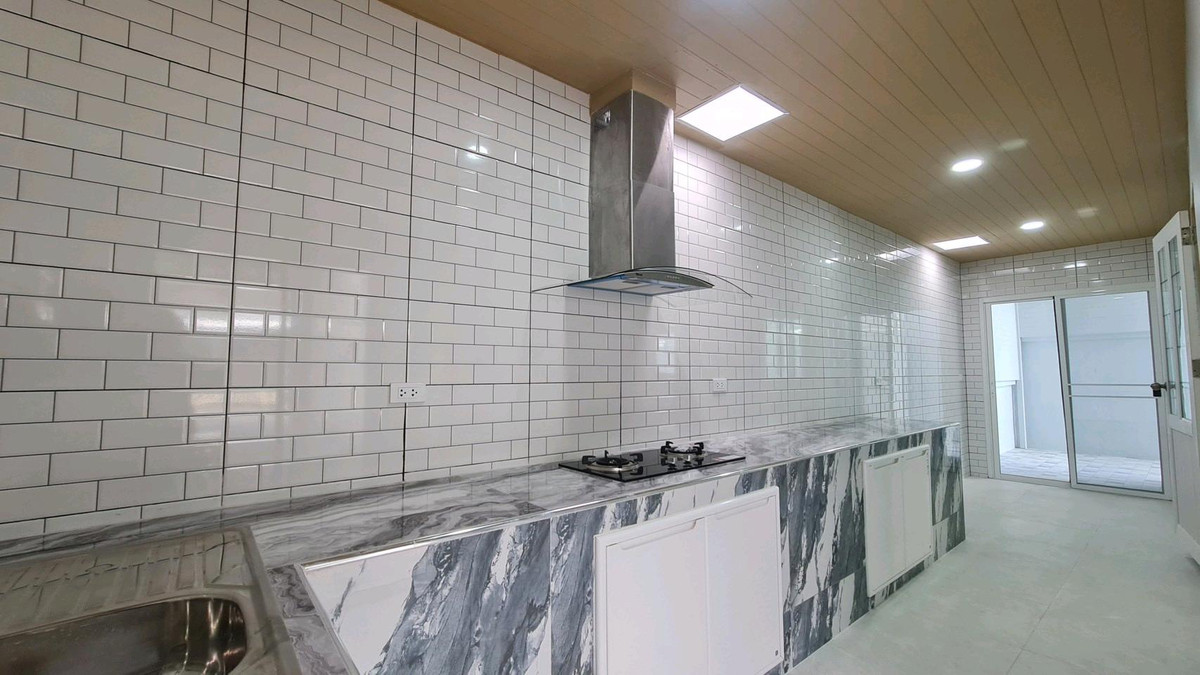 For SaleHouseNawamin, Ramindra : 2-story detached house, Burirom Village Soi Liab Khlong Song 23, Sub-Soi 17, Fashion Island, The Promenade, Big C, Lotus, Makro, The Jazz Liab Khlong Song Pink Line Renovated and ready to move in Convenient travel