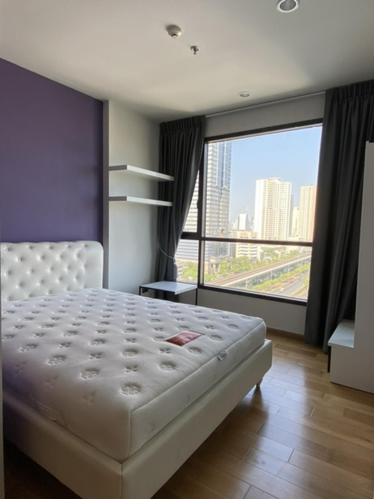 For RentCondoWongwianyai, Charoennakor : Fuse Sathorn Taksin, beautiful room, next to BTS Wongwian Yai, for rent 15,000/month.
