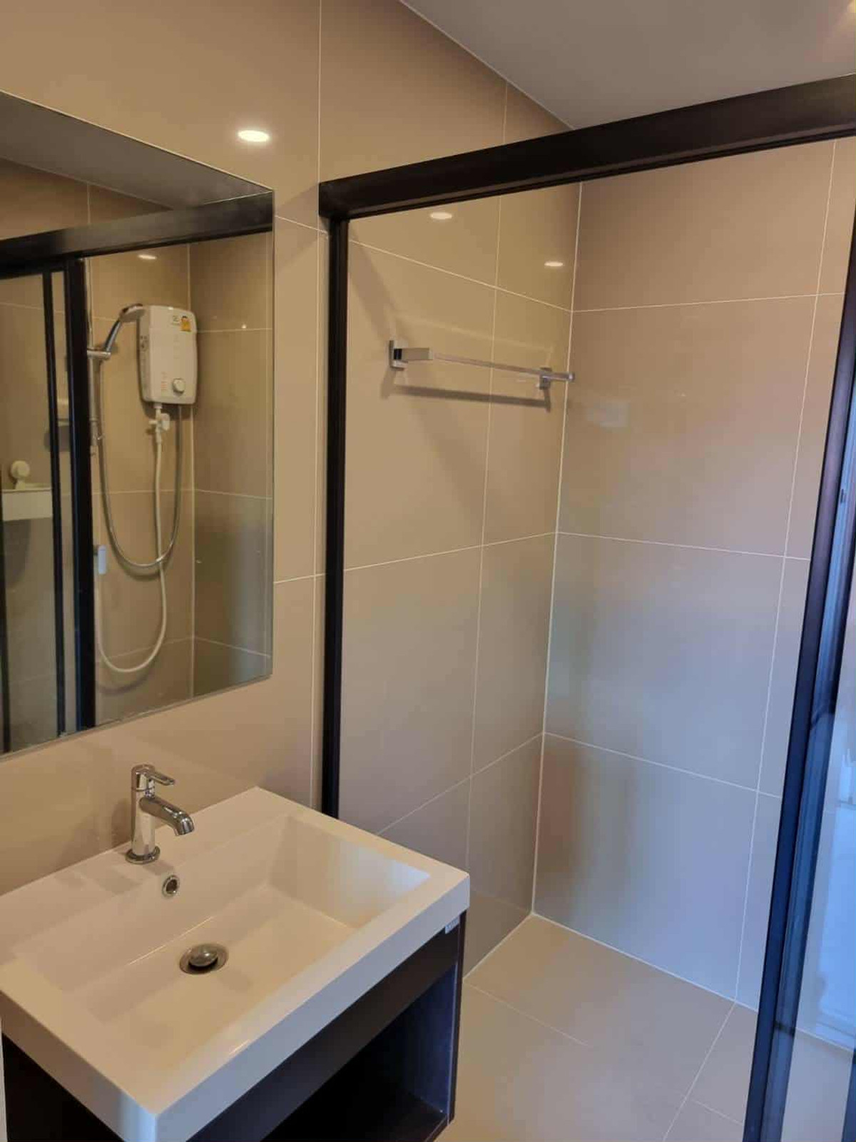 For RentCondoRama9, Petchburi, RCA : For rent ✨ Monte Rama 9 ✨ Fully furnished and equipped with appliances, near ARL Ramkhamhaeng