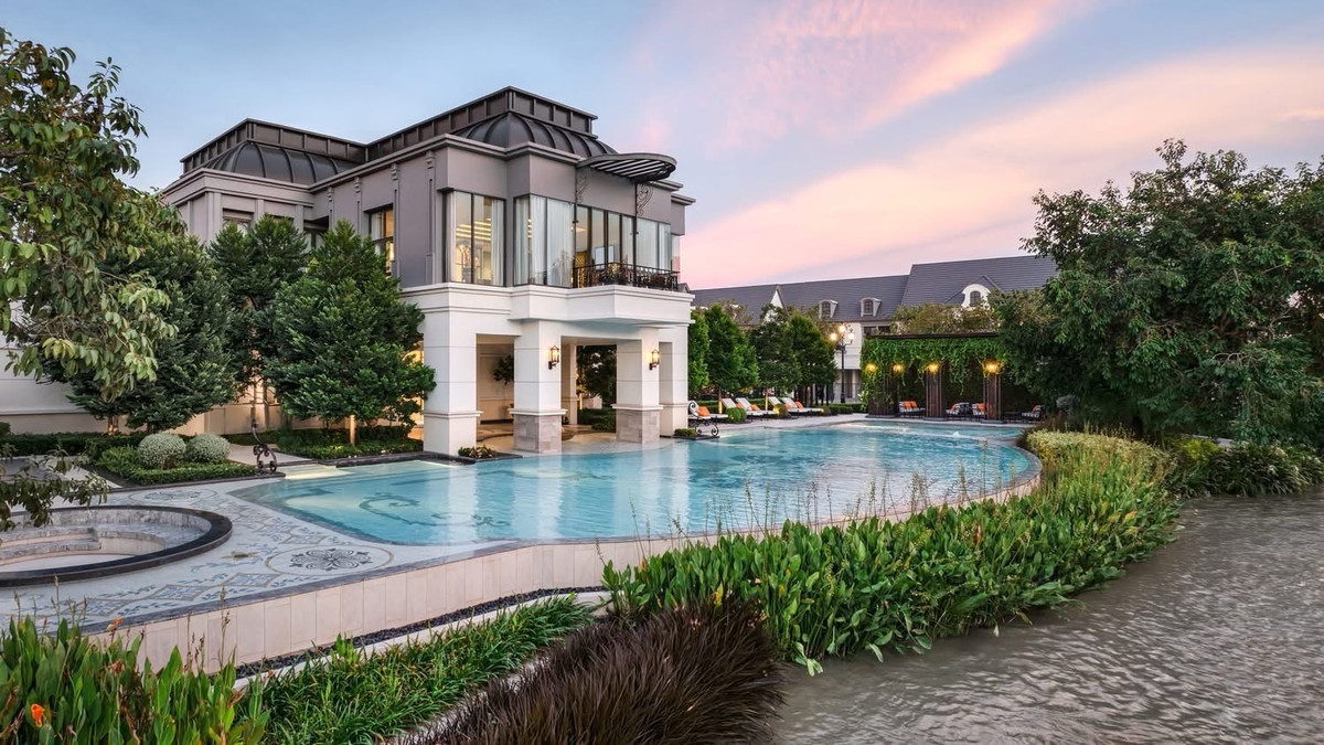 ขายบ้านเกษตรศาสตร์ รัชโยธิน : 🔥ที่สุดของบ้านหรูระดับเวิลด์คลาส🔥 Narasiri พหล-วัชรพล | 4 🛌 5 🛁 3 🚘 เพียง 31.9 ล้านเท่านั้น นัดชมติดต่อ 📲 095-9299924 (K.เบนซ์) 