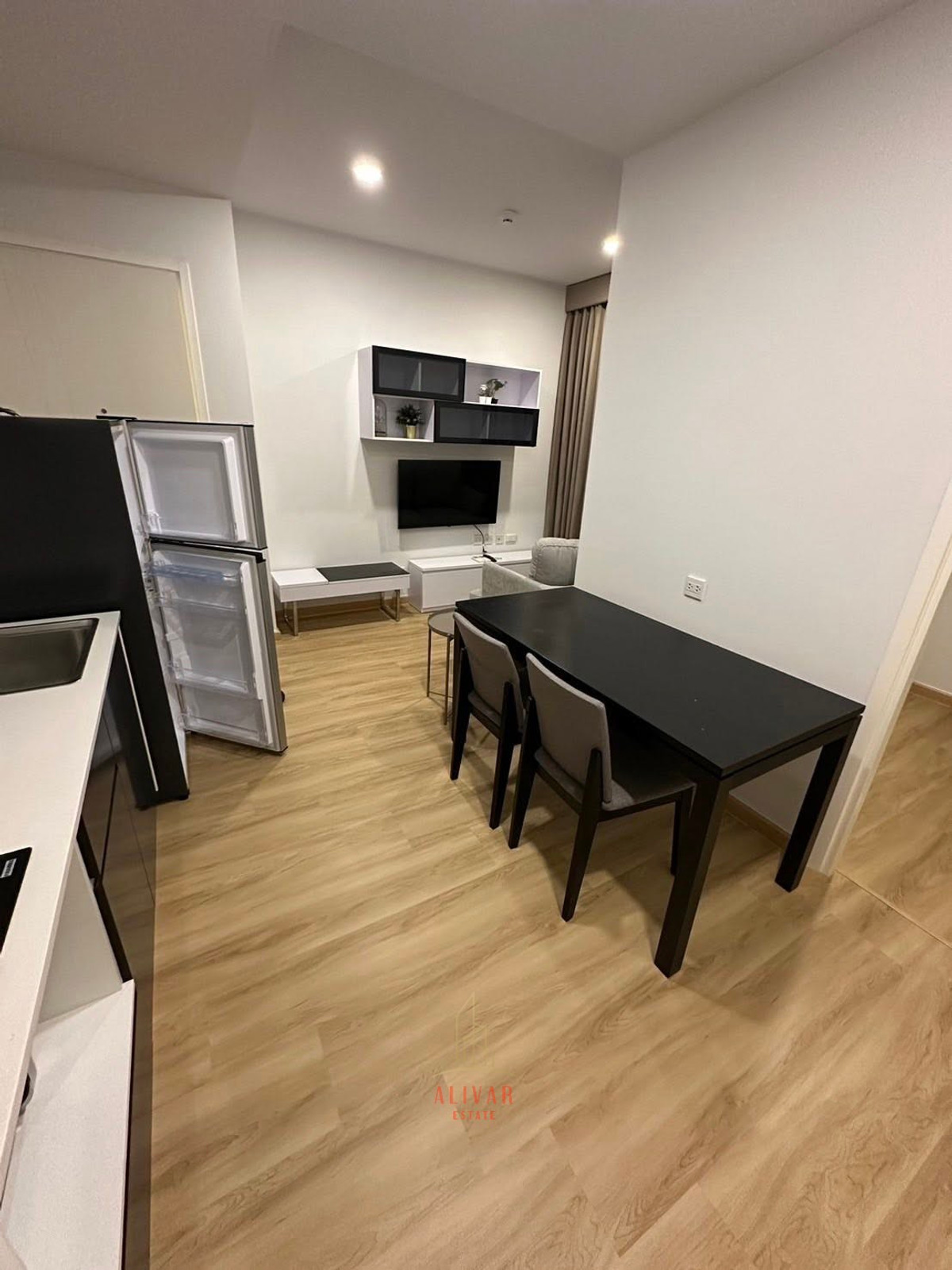 For RentCondoRama9, Petchburi, RCA : RC107225 Condo for rent at THE TREE Sukhumvit 71-Ekkamai, near the Airport Link Ramkhamhaeng and the MRT Orange Line.