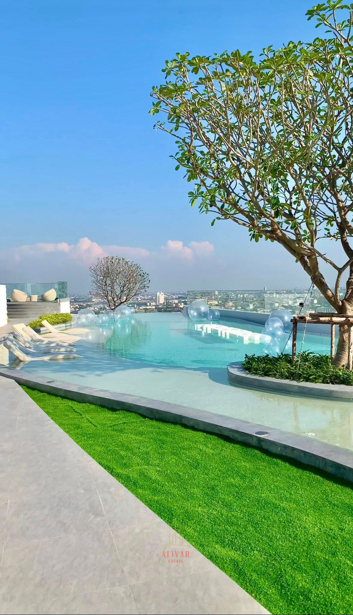 For RentCondoRama9, Petchburi, RCA : RC107225 Condo for rent at THE TREE Sukhumvit 71-Ekkamai, near the Airport Link Ramkhamhaeng and the MRT Orange Line.