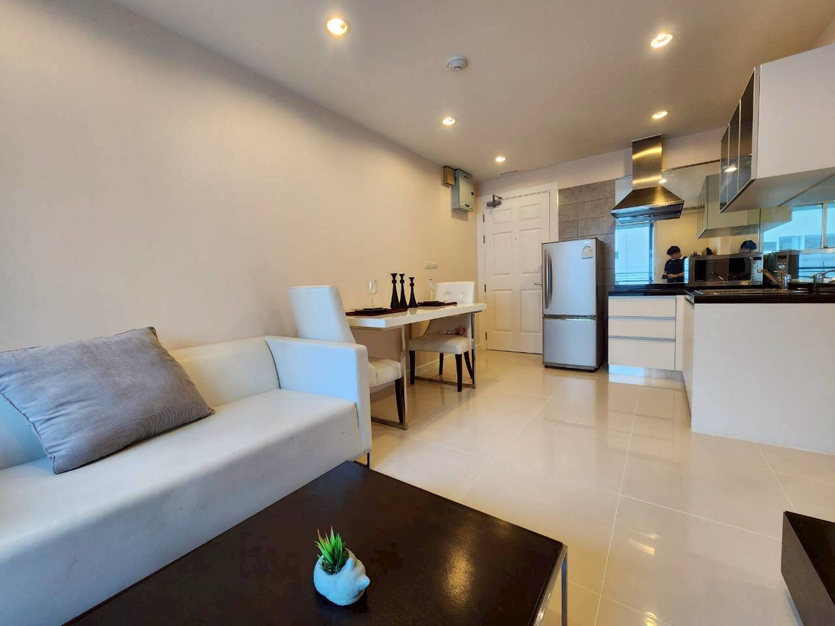 For SaleCondoSilom, Saladaeng, Bangrak : Urgent sale!! 2 bedroom condo | The Surawong | Number 159/39, 7th floor, size 53.41 sq m.