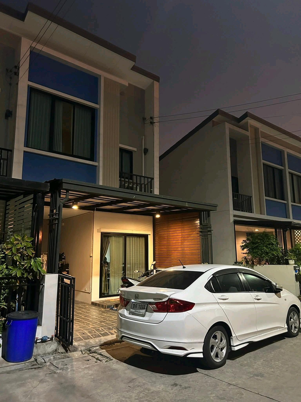 For RentTownhomeNawamin, Ramindra : 📍 Good location, convenient travel, near Jas Kubon, Fashion Island, MRT Km. 9.