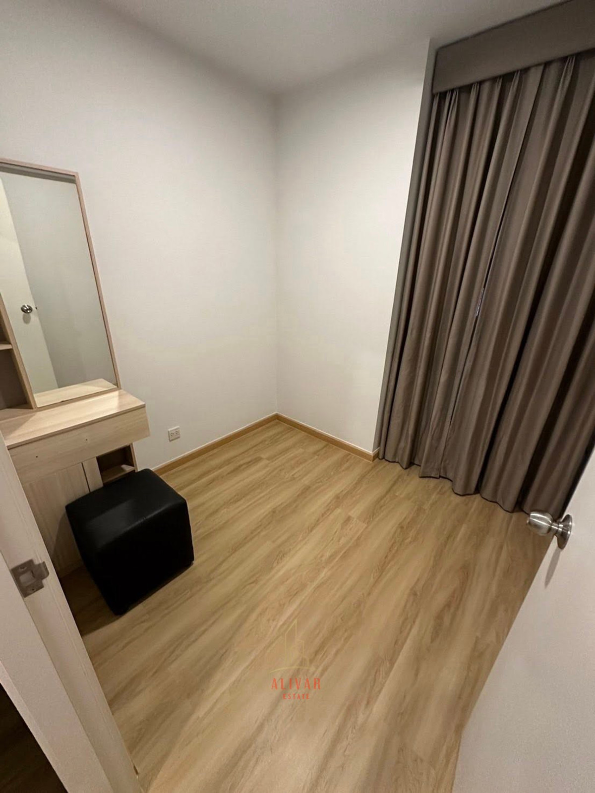 For RentCondoRama9, Petchburi, RCA : RC107225 Condo for rent at THE TREE Sukhumvit 71-Ekkamai, near the Airport Link Ramkhamhaeng and the MRT Orange Line.