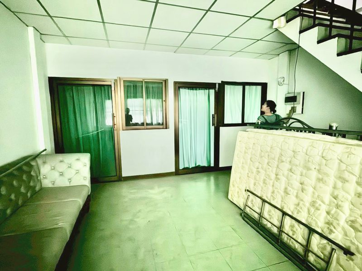 อาคารพาณิชย์วงเวียนใหญ่ เจริญนคร : ขายอาคารพาณิชย์ 4 ชั้น พร้อมชั้นลอย ย่านอรุณอมรินทร์ เหมาะสำหรับอยู่อาศัย ทำออฟฟิศ ร้านค้า หรือปล่อยเช่าเพื่อการลงทุน