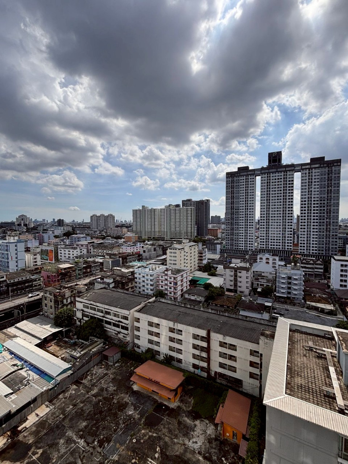 For RentCondoSeri Thai, Ramkhamhaeng Nida : ✅ IDRL114 ✅ Line : @p2nproperty