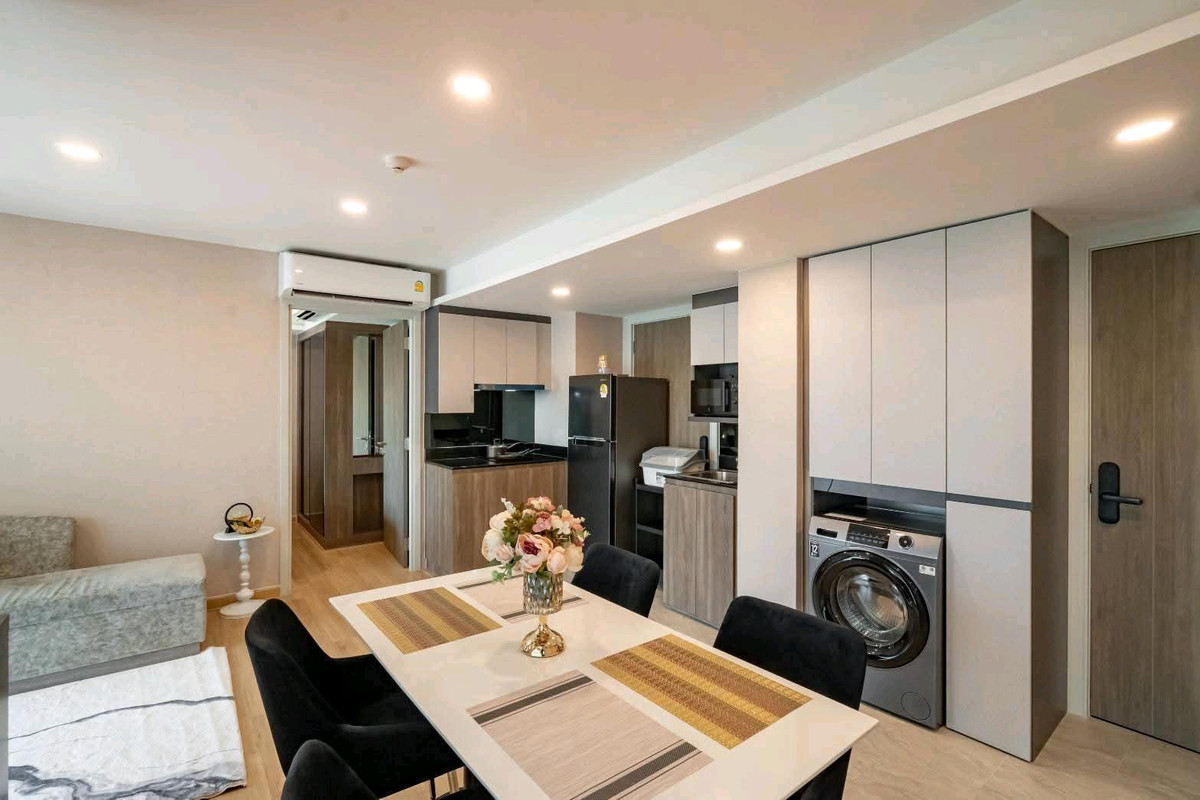 ให้เช่าคอนโดพระราม 9 เพชรบุรีตัดใหม่ RCA : คอนโด Low Rise ใจกลางเมือง เชื่อมต่อ ทองหล่อ – เอกมัย – พระราม 9 ห่างจาก ร.พ.กรุงเทพ เพียง 100 เมตร รับชาวต่างชาติทุกประเทศ
ห้องว่าง 15มีนาคม2569 นี้