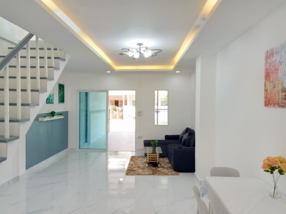 For SaleTownhomeMin Buri, Romklao : 3-story townhome for sale, Ramkhamhaeng 174, area 24.3 square meters, has 5 bedrooms, 3 bathrooms, 1 kitchen, has a terrace at the back, can park 1 car, newly renovated, price 3,790,000.-, free loan, if interested contact 085-550-1599.
