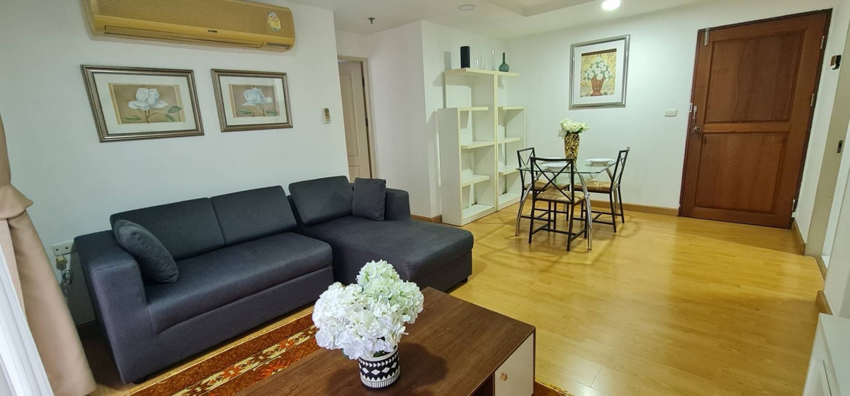 For SaleCondoWongwianyai, Charoennakor : 📢👇 Low-rise condo in the heart of Sathorn, prime location with a great price!
Spacious room with full functions, ready to move in.
Easy access to multiple routes — Sathorn Road, Silom Road, and Charoen Rat Road.
