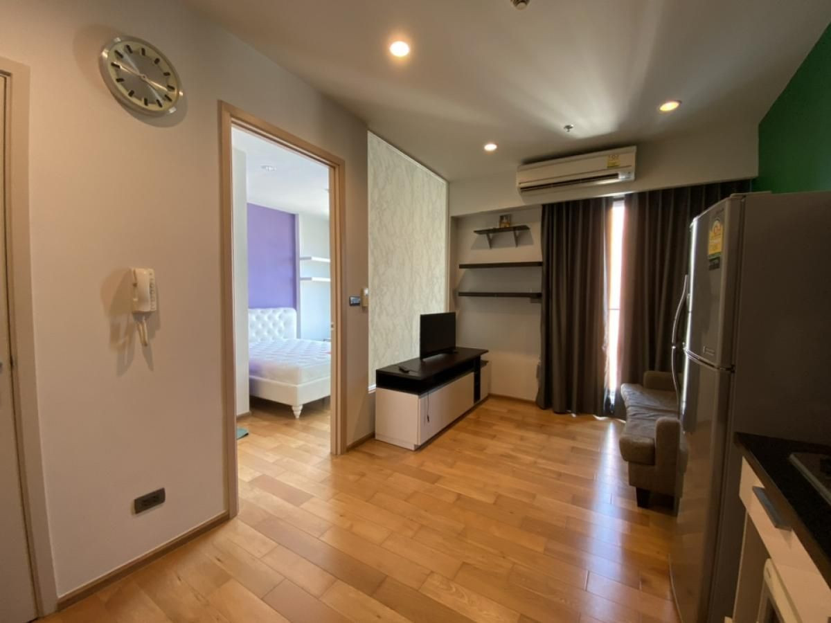 For RentCondoWongwianyai, Charoennakor : Fuse Sathorn Taksin, beautiful room, next to BTS Wongwian Yai, for rent 15,000/month.