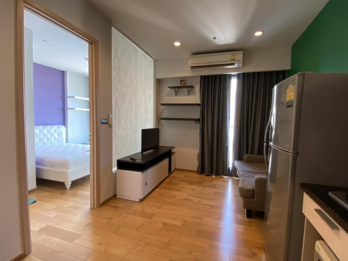 For RentCondoWongwianyai, Charoennakor : Fuse Sathorn Taksin, beautiful room, next to BTS Wongwian Yai, for rent 15,000/month.