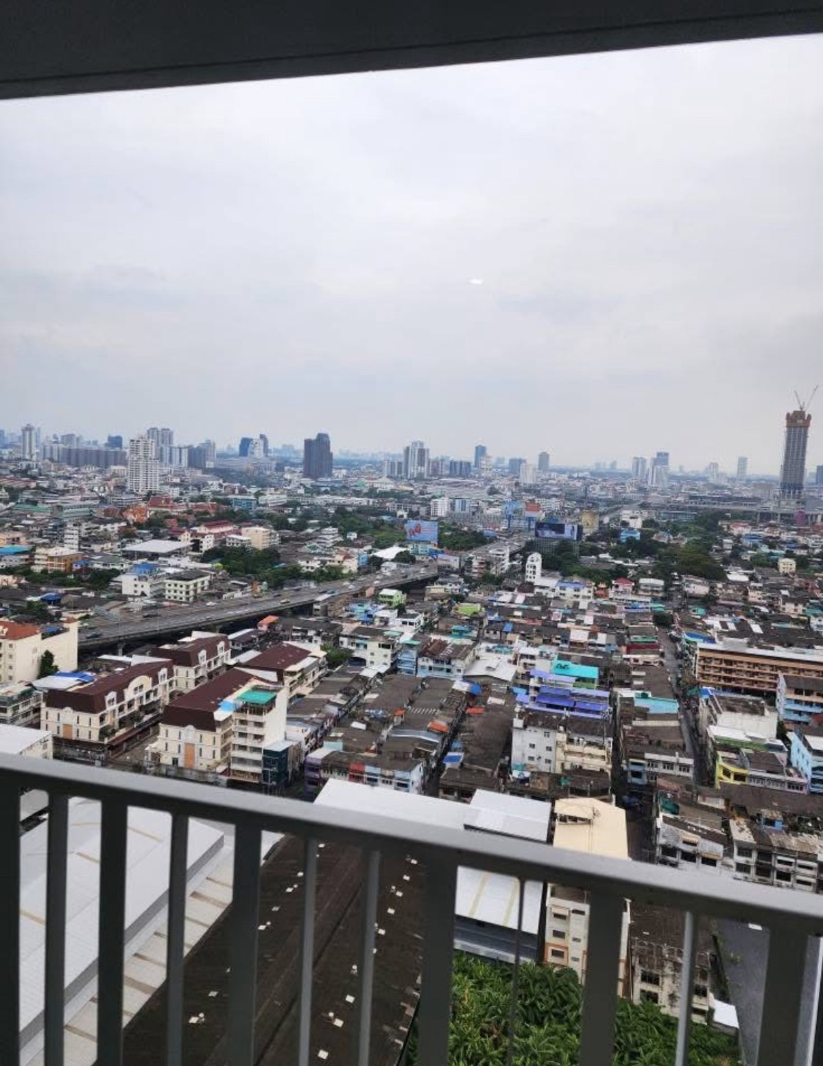 ให้เช่าคอนโดสาทร นราธิวาส : ให้เช่า 🔥 The Key Sathorn - Charoenrat 🔥 เฟอร์นิเจอร์ และ เครื่องใช้ไฟฟ้าครบ ใกล้ BTS สุรศักดิ์