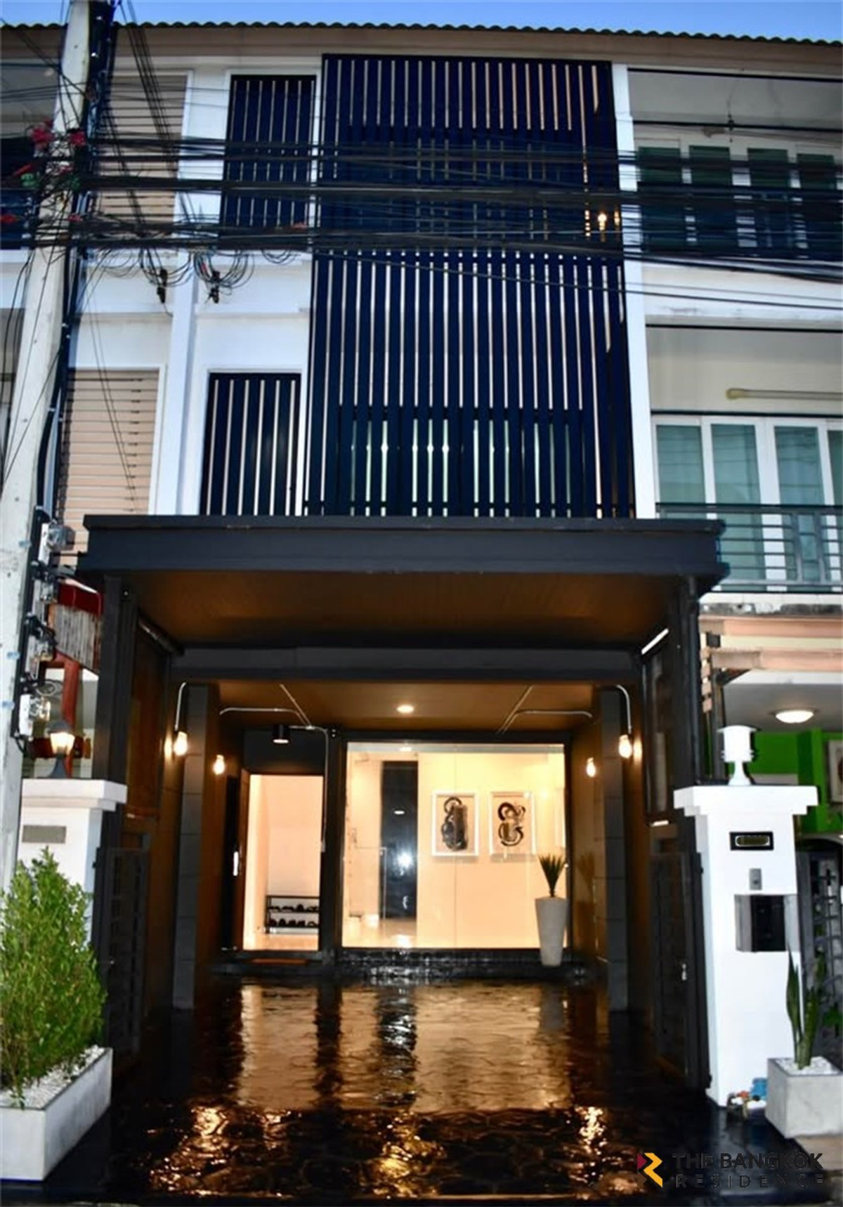 For SaleTownhomeYothinpattana,CDC : Urgent Sale! 3-Storey Townhome at Casa City Sukontasawat, Modern Loft-style Decoration