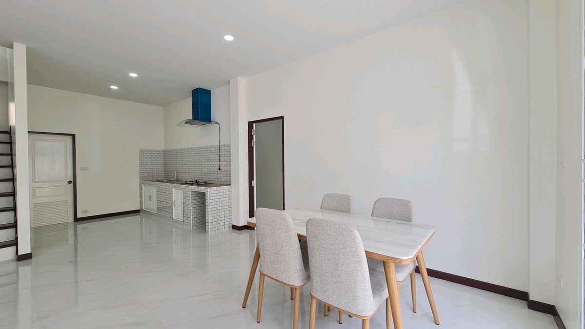 For SaleHouseNawamin, Ramindra : 2-story detached house, Phatthana Siri Village, along Khlong Song 18-20. Renovated and ready to move in. Near Fashion Island Department Store, The Promenade, Big C, Makro, Lotus, Safari World, Hathaimit Market, Minburi Market, convenient travel. Pink Line