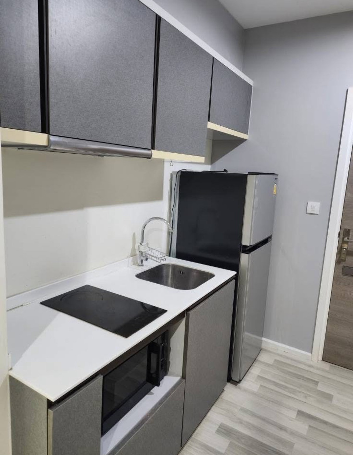 ให้เช่าคอนโดสาทร นราธิวาส : ให้เช่า 🔥 The Key Sathorn - Charoenrat 🔥 เฟอร์นิเจอร์ และ เครื่องใช้ไฟฟ้าครบ ใกล้ BTS สุรศักดิ์