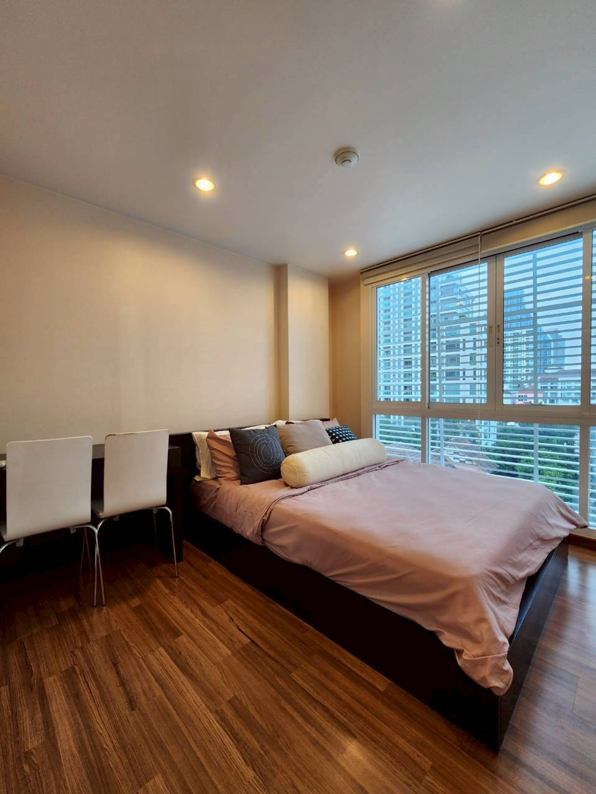For RentCondoSilom, Saladaeng, Bangrak : For rent!! 2 bedroom condo | The Surawong | Number 159/39, 7th floor, size 53.41 sq m.