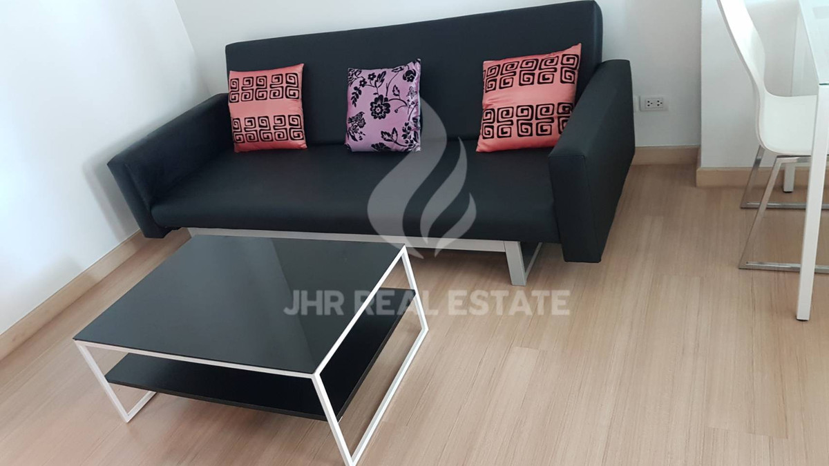 ให้เช่าคอนโดสาทร นราธิวาส : ด่วน❗️Life @ Sathorn 10   1 bed  1 bath ว่างให้เช่า Line id : @jhrrealestate