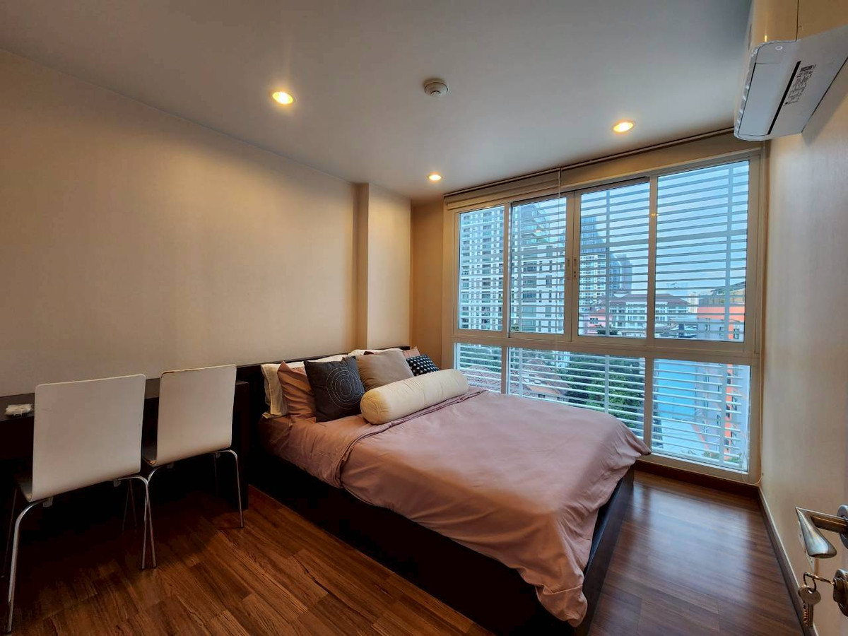 For RentCondoSilom, Saladaeng, Bangrak : For rent!! 2 bedroom condo | The Surawong | Number 159/39, 7th floor, size 53.41 sq m.