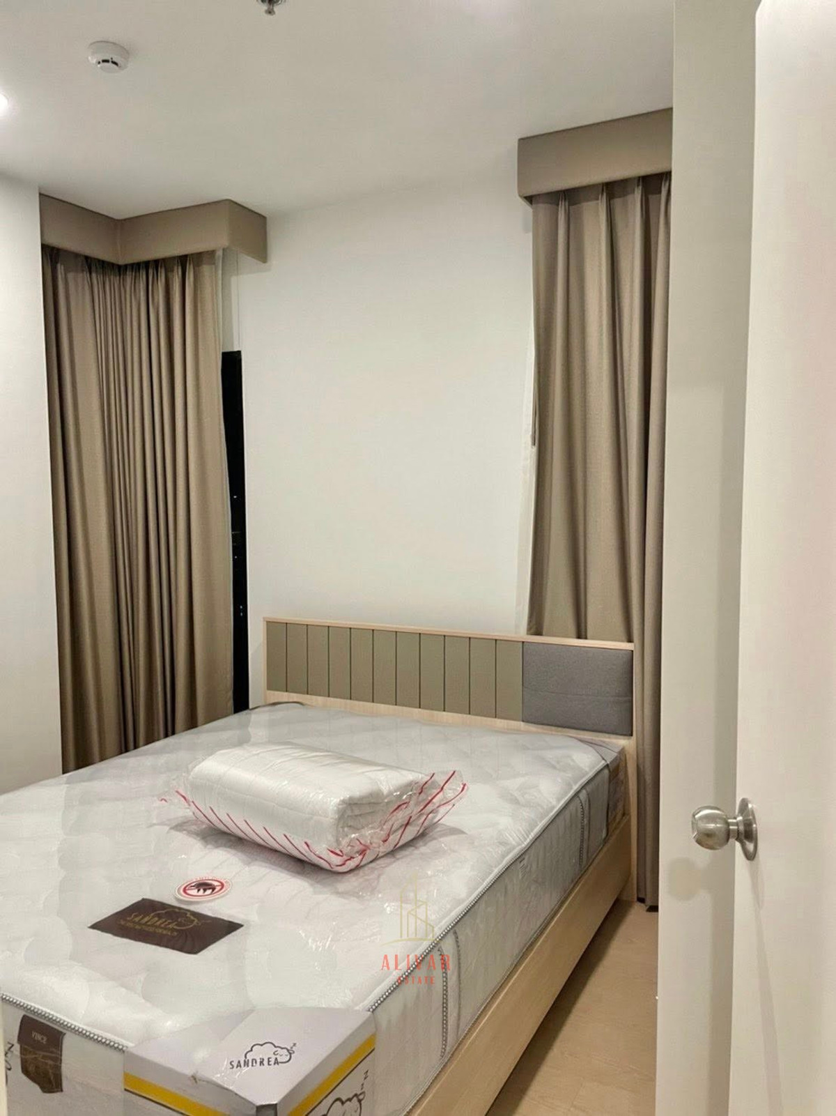 For RentCondoRama9, Petchburi, RCA : RC107225 Condo for rent at THE TREE Sukhumvit 71-Ekkamai, near the Airport Link Ramkhamhaeng and the MRT Orange Line.