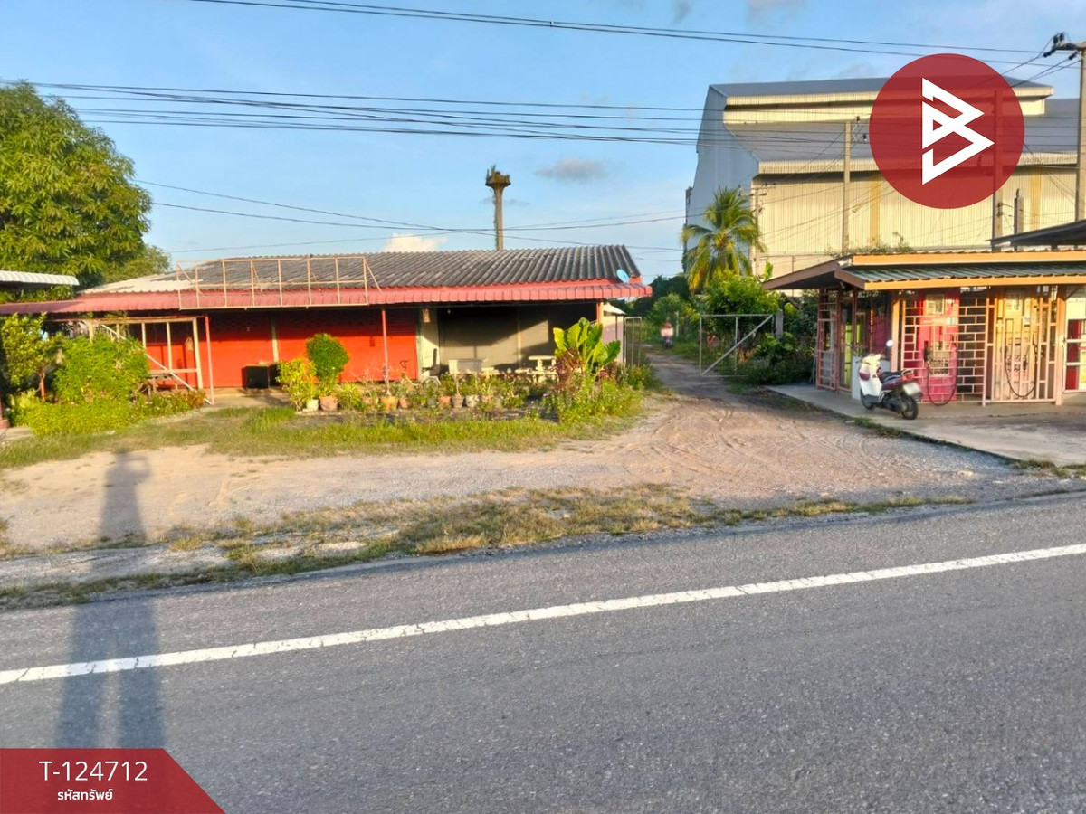 For SaleLandAng Thong : Land for sale with buildings, area 1 rai 2 ngan 44 square wah, Rat Phatthana, Ang Thong.