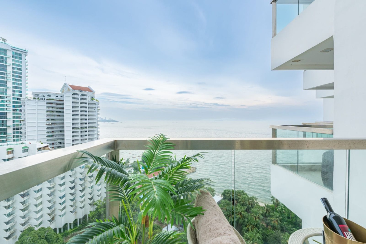 For SaleCondoPattaya, Bangsaen, Chonburi : For sale condo The Palm wongamat beach front pattaya Studio type (S03-2153)