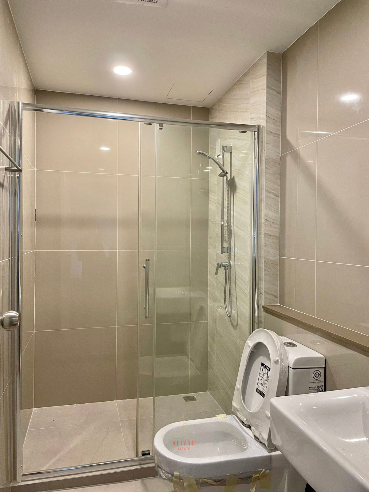 For RentCondoRama9, Petchburi, RCA : RC107225 Condo for rent at THE TREE Sukhumvit 71-Ekkamai, near the Airport Link Ramkhamhaeng and the MRT Orange Line.