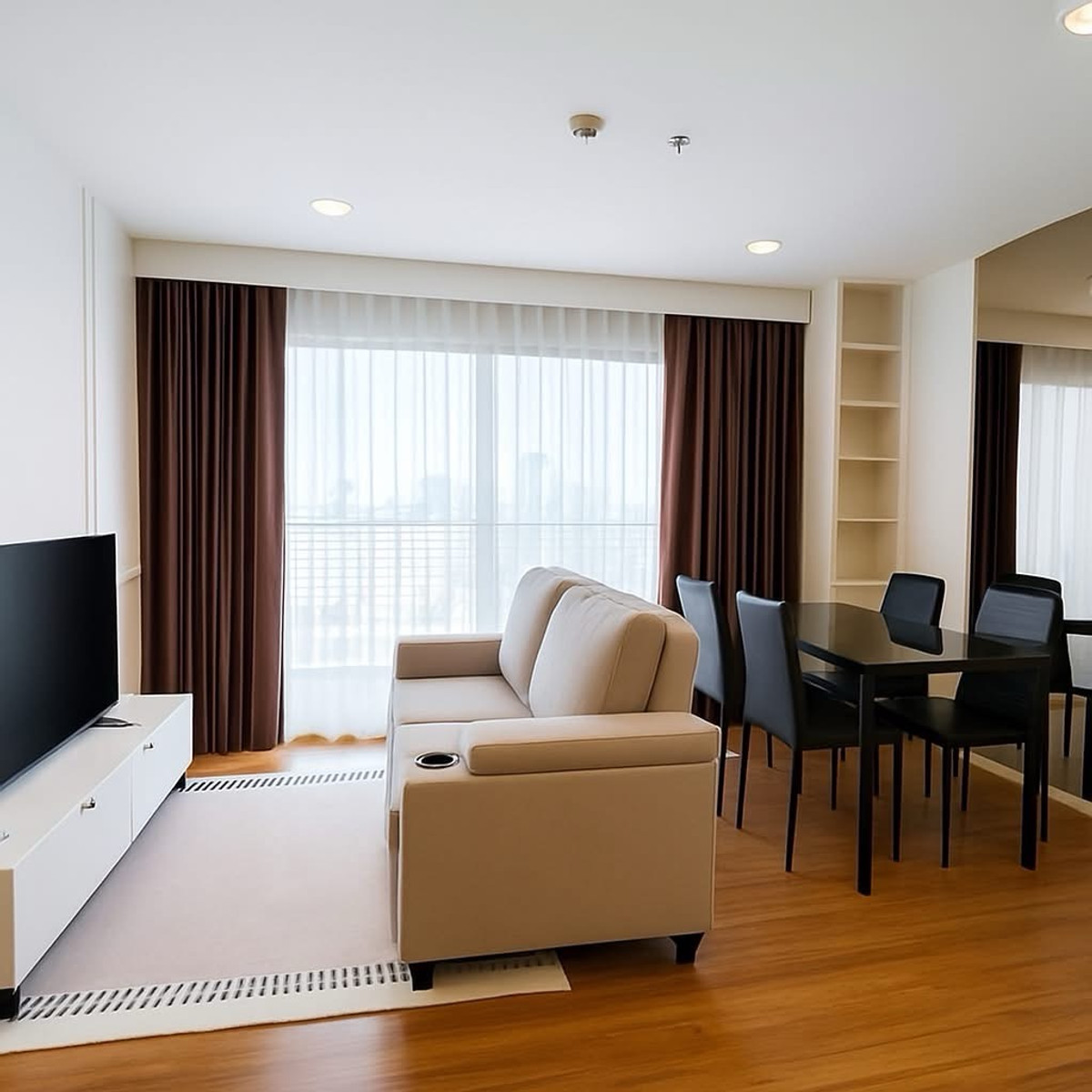 ให้เช่าคอนโดสาทร นราธิวาส : ✨ Rare Corner Unit กลางสาทร! ห้องรีโนเวทใหม่ ไม่เคยปล่อยเช่า วิวโล่ง ลมดี อยู่สบาย 💎
