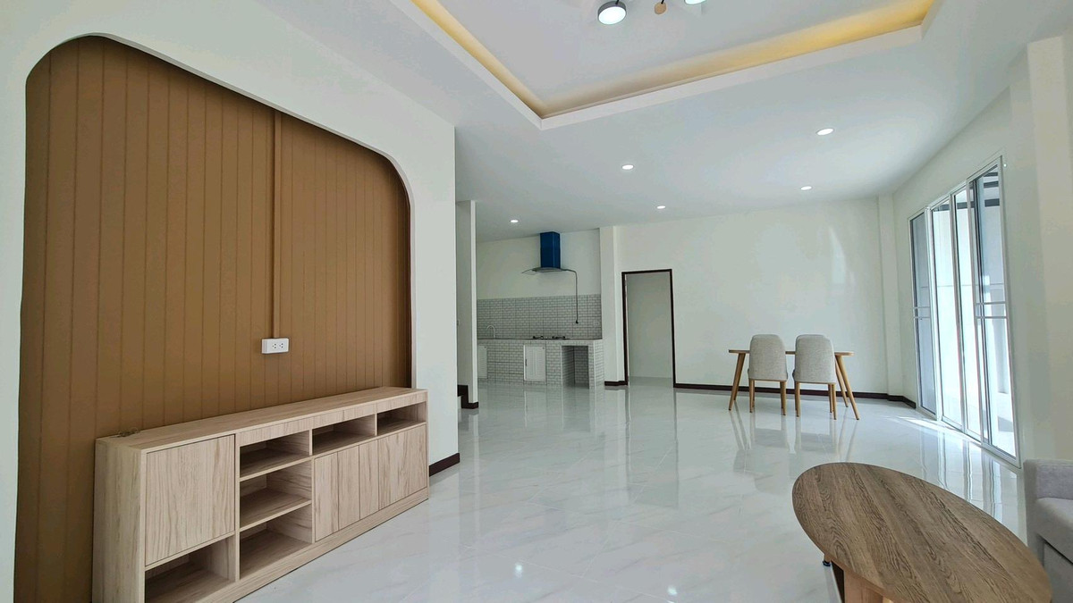 For SaleHouseNawamin, Ramindra : 2-story detached house, Phatthana Siri Village, along Khlong Song 18-20. Renovated and ready to move in. Near Fashion Island Department Store, The Promenade, Big C, Makro, Lotus, Safari World, Hathaimit Market, Minburi Market, convenient travel. Pink Line