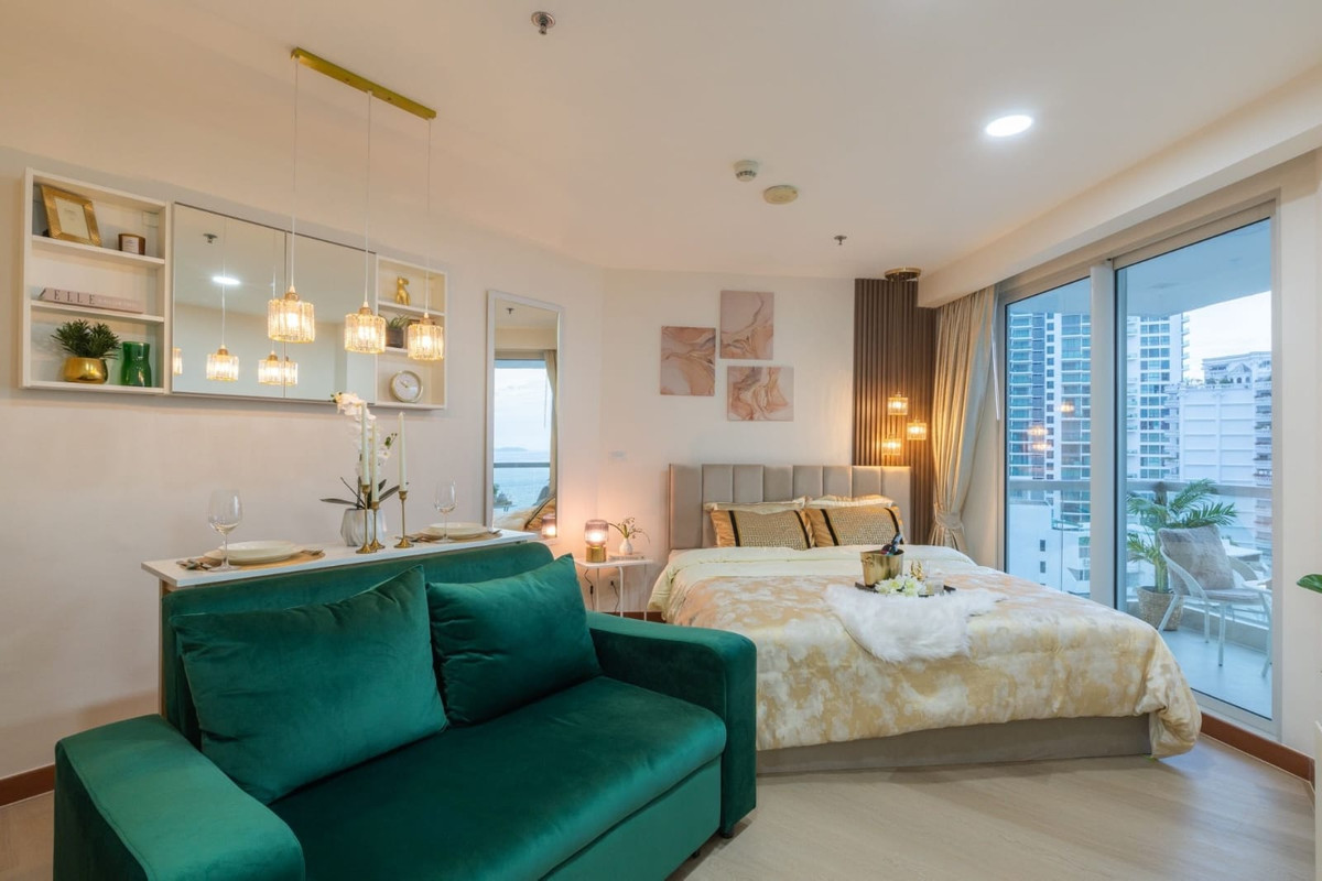 For SaleCondoPattaya, Bangsaen, Chonburi : For sale condo The Palm wongamat beach front pattaya Studio type (S03-2153)