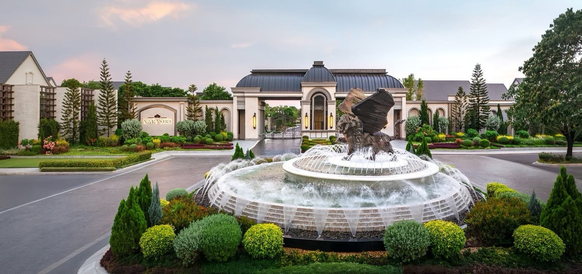 ขายบ้านเกษตรศาสตร์ รัชโยธิน : 🔥ที่สุดของบ้านหรูระดับเวิลด์คลาส🔥 Narasiri พหล-วัชรพล | 4 🛌 5 🛁 3 🚘 เพียง 31.9 ล้านเท่านั้น นัดชมติดต่อ 📲 095-9299924 (K.เบนซ์) 