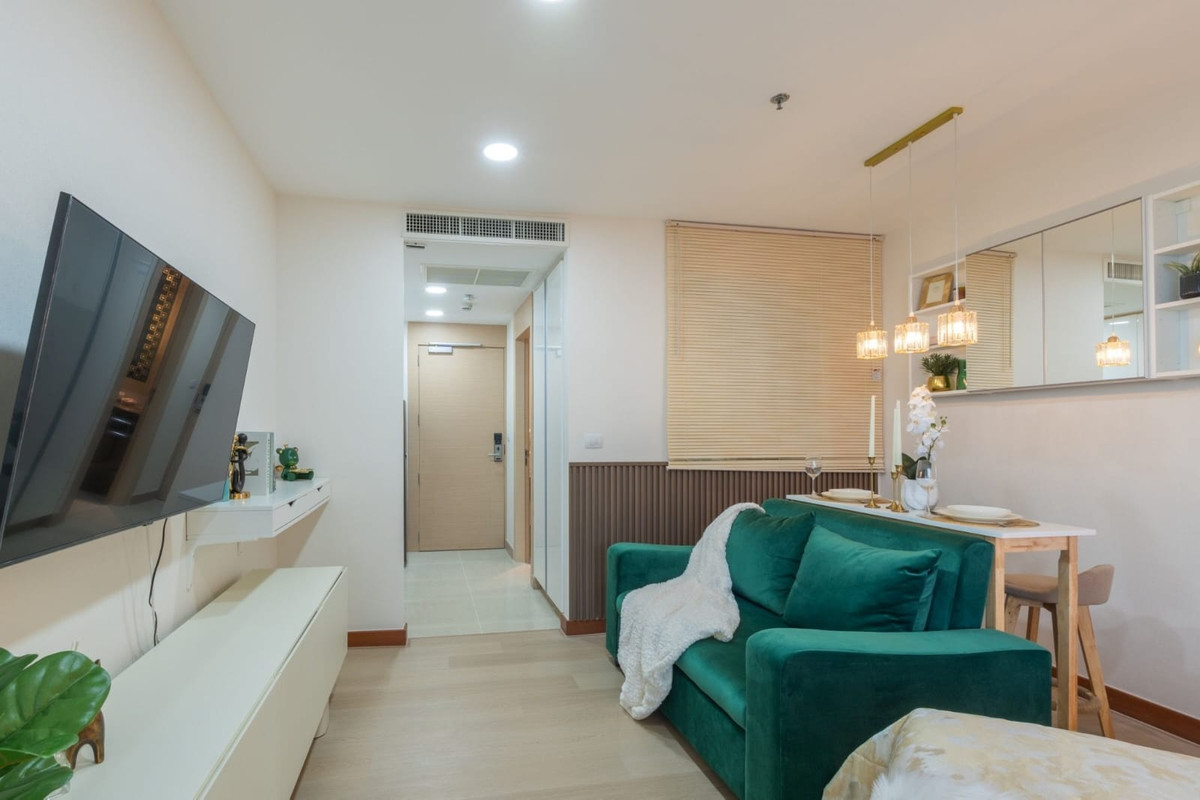 For SaleCondoPattaya, Bangsaen, Chonburi : For sale condo The Palm wongamat beach front pattaya Studio type (S03-2153)