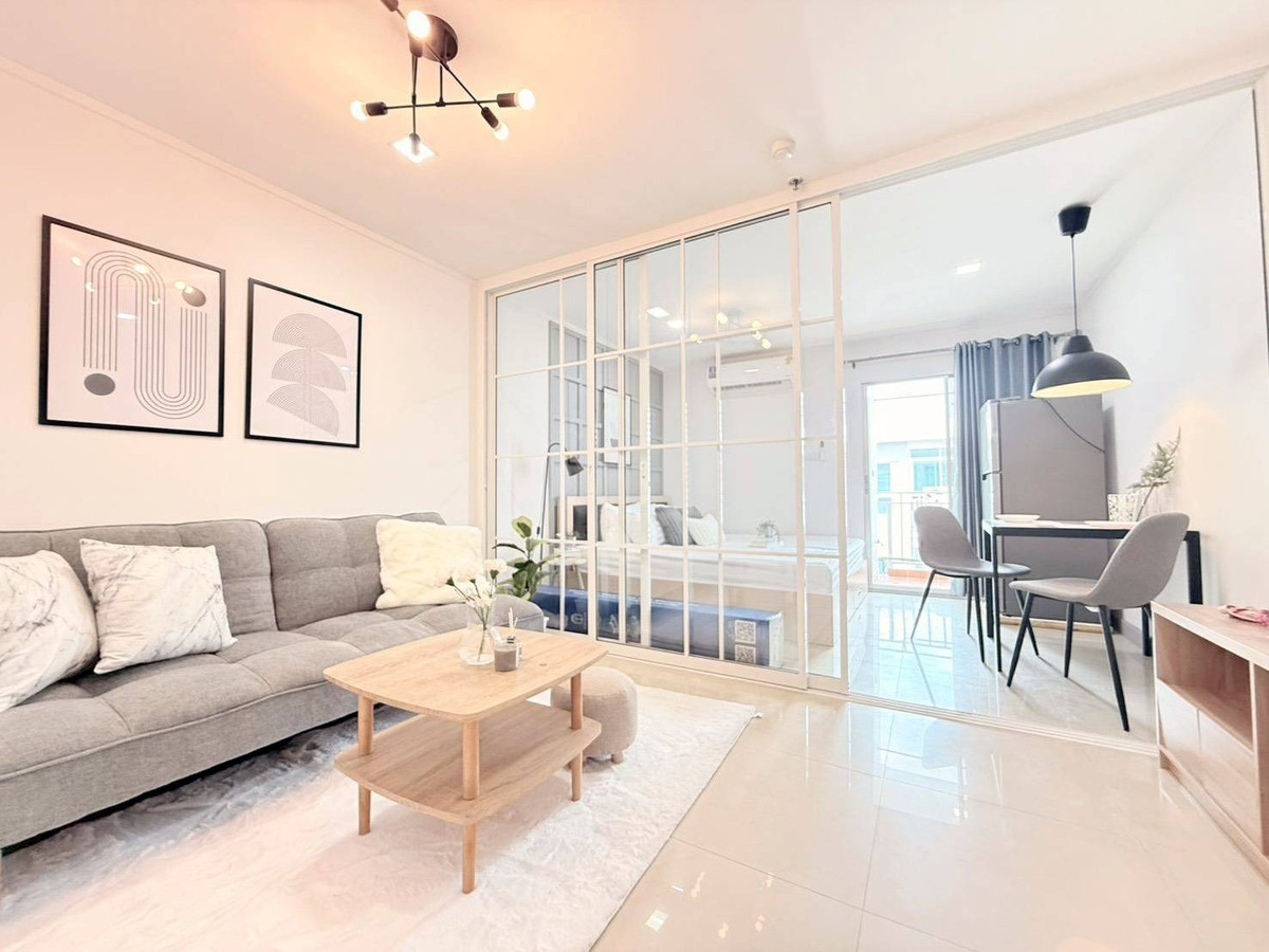 For SaleCondoBangna, Bearing, Lasalle : Beautiful room for sale, new air conditioner, new furniture, Regent Home 7/1, near BTS Bangna.