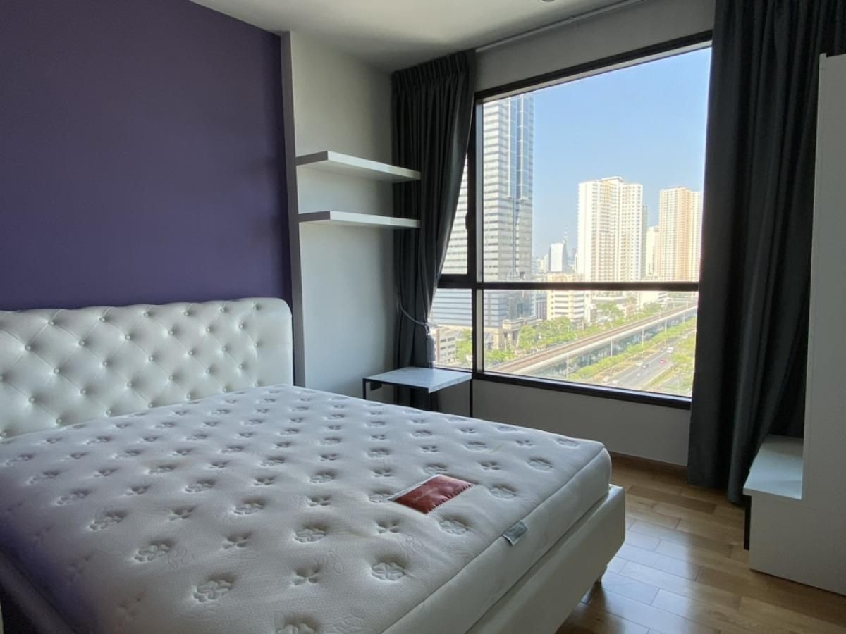 For RentCondoWongwianyai, Charoennakor : Fuse Sathorn Taksin, beautiful room, next to BTS Wongwian Yai, for rent 15,000/month.