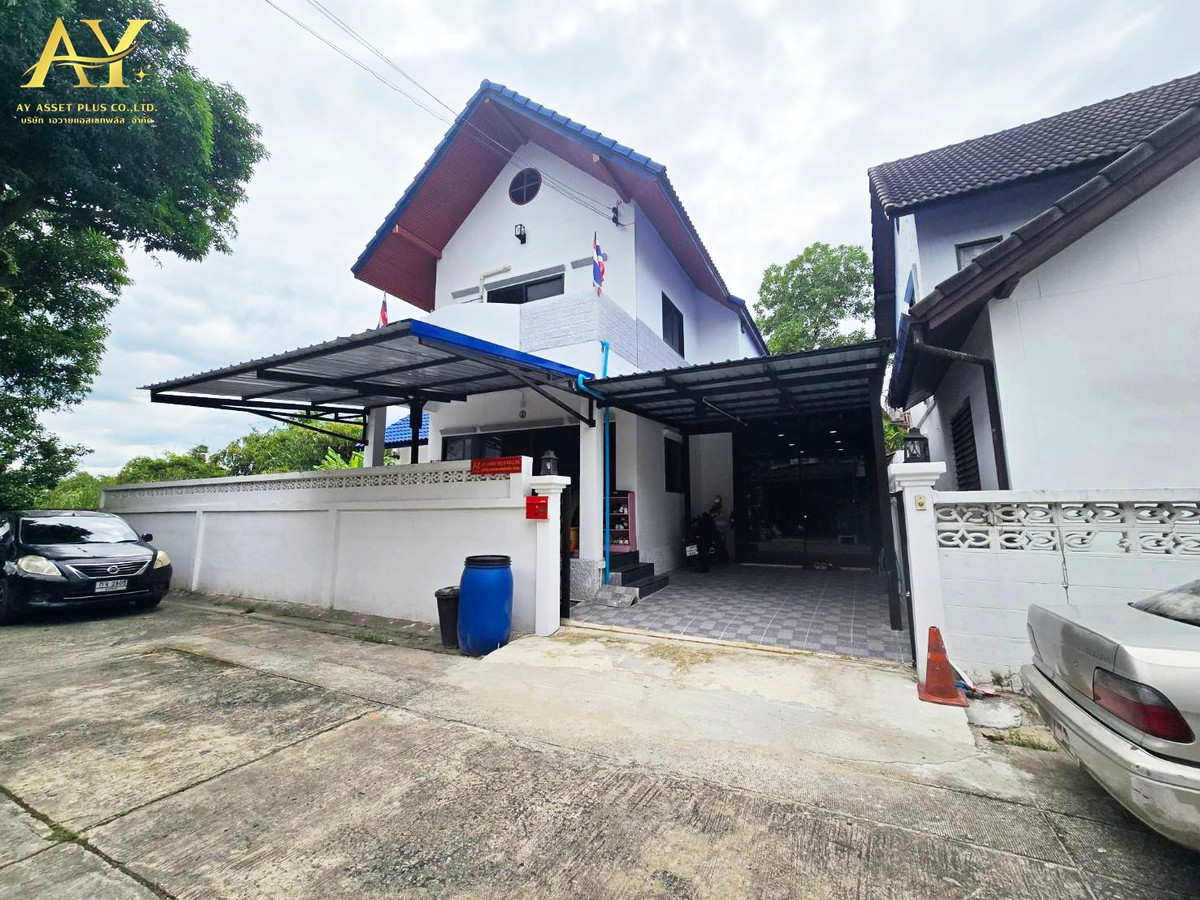 ขายบ้านนวมินทร์ รามอินทรา : 🏡ขายด่วน (รับสัญญาเช่าซื้อ)บ้านเดี่ยวหลังใหญ่ 53 ตรว. สุขาภิบาล 5 ซอย 58 หลังริม รีโนเวทใหม่ทั้งหลัง ตกแต่งพร้อมอยู่ เฟอร์ทั้งหลัง **หิ้วกระเป๋าใบเดียวเข้าอยู่ได้เลย      