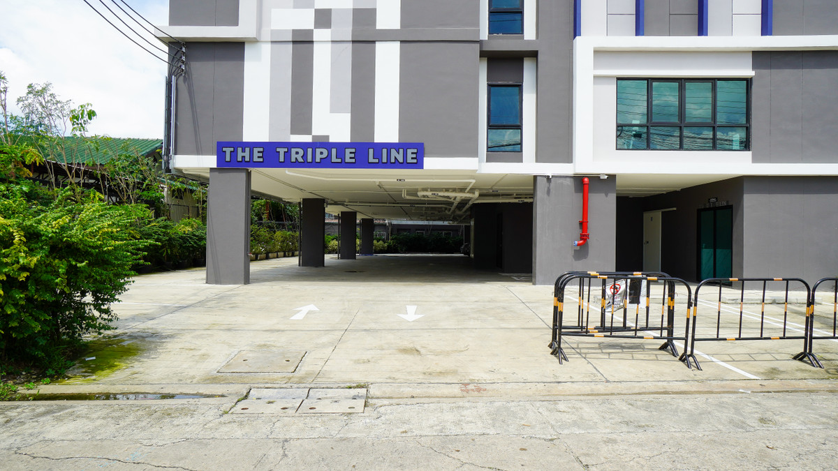 For SaleCondoRattanathibet, Sanambinna : Condominium, completed and ready to move in, The Triple Line Condominium. The Triple Line Condominium