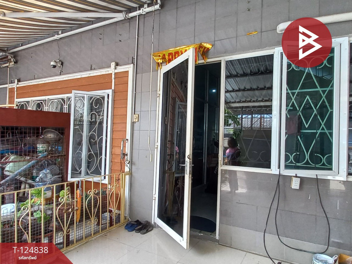 Commercial building for sale, 3 floors, Phra Pradaeng, Samut Prakan. Loading...