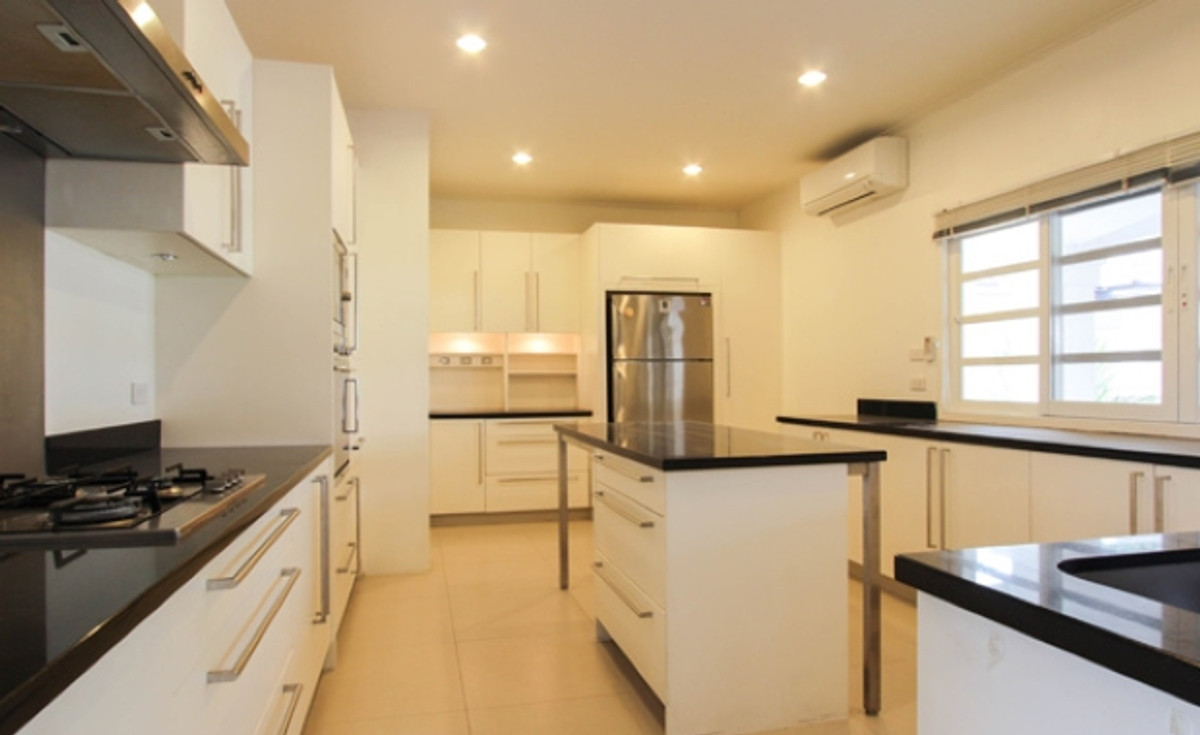 For RentHouseSamut Prakan,Samrong : 🔥HOT DEAL - Lakeside Villa 1 House for Rent