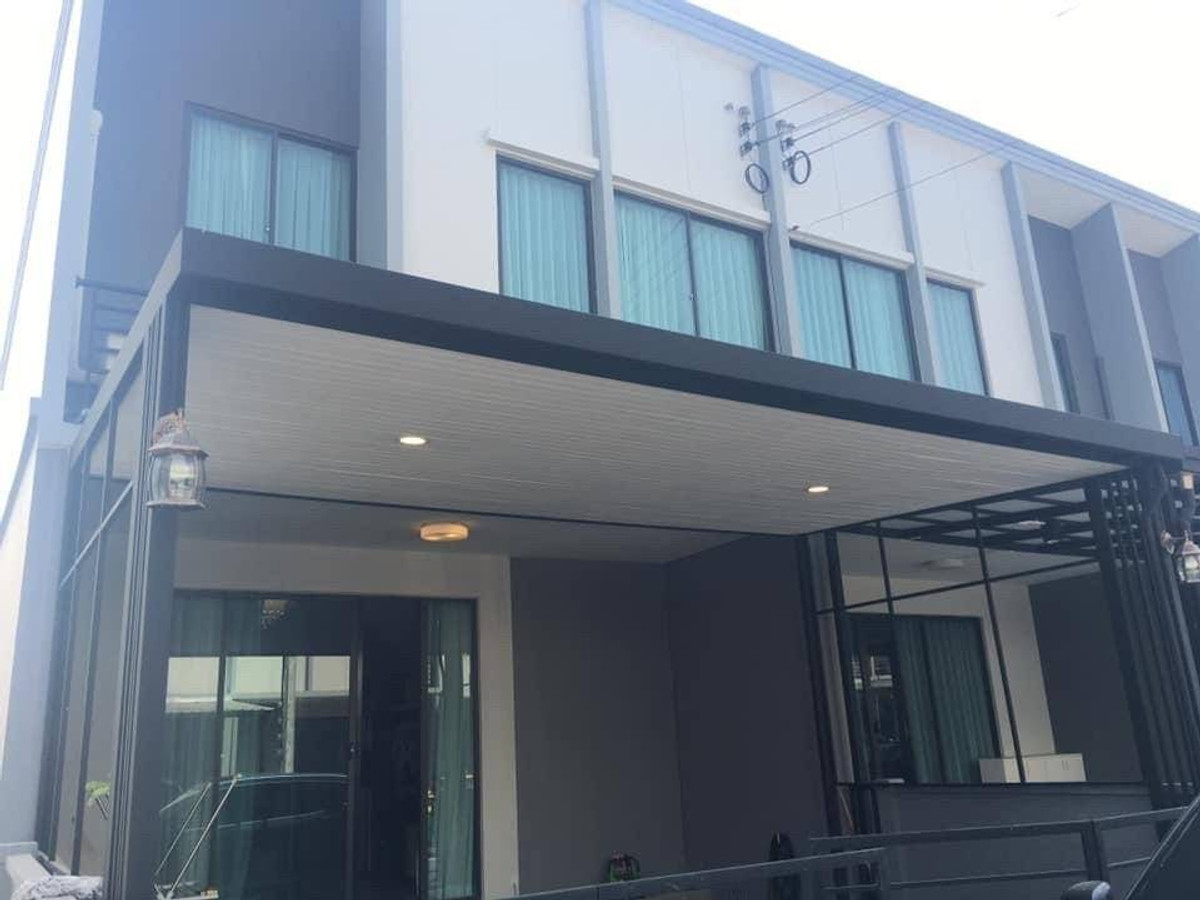 2-story townhome near the intersection of Kanchanaphisek Road - New Krungthep Kreetha Road, and Thap Chang Airport Link, beautifully decorated, fully furnished, for rent. Loading...