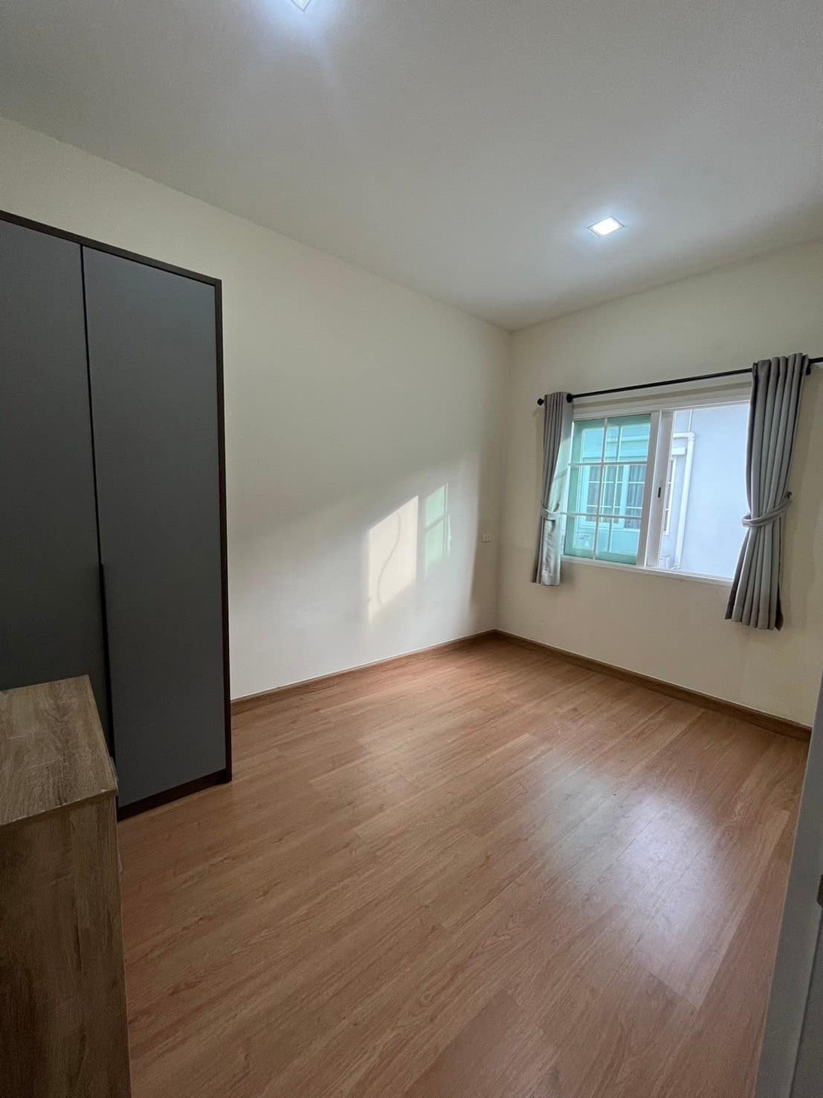 ขายทาวน์โฮมท่าพระ ตลาดพลู วุฒากาศ : ทาวน์โฮม โกลเด้น ทาวน์ สาทร / 4 ห้องนอน (ขายพร้อมผู้เช่า), Golden Town Sathorn / Townhome 4 Bedrooms (SALE WITH TENANT) BALL014