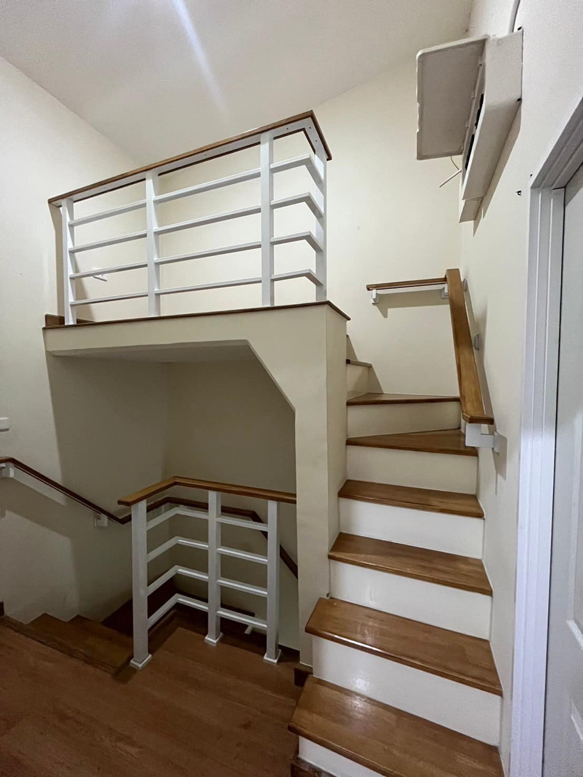 ขายทาวน์โฮมท่าพระ ตลาดพลู วุฒากาศ : ทาวน์โฮม โกลเด้น ทาวน์ สาทร / 4 ห้องนอน (ขายพร้อมผู้เช่า), Golden Town Sathorn / Townhome 4 Bedrooms (SALE WITH TENANT) BALL014