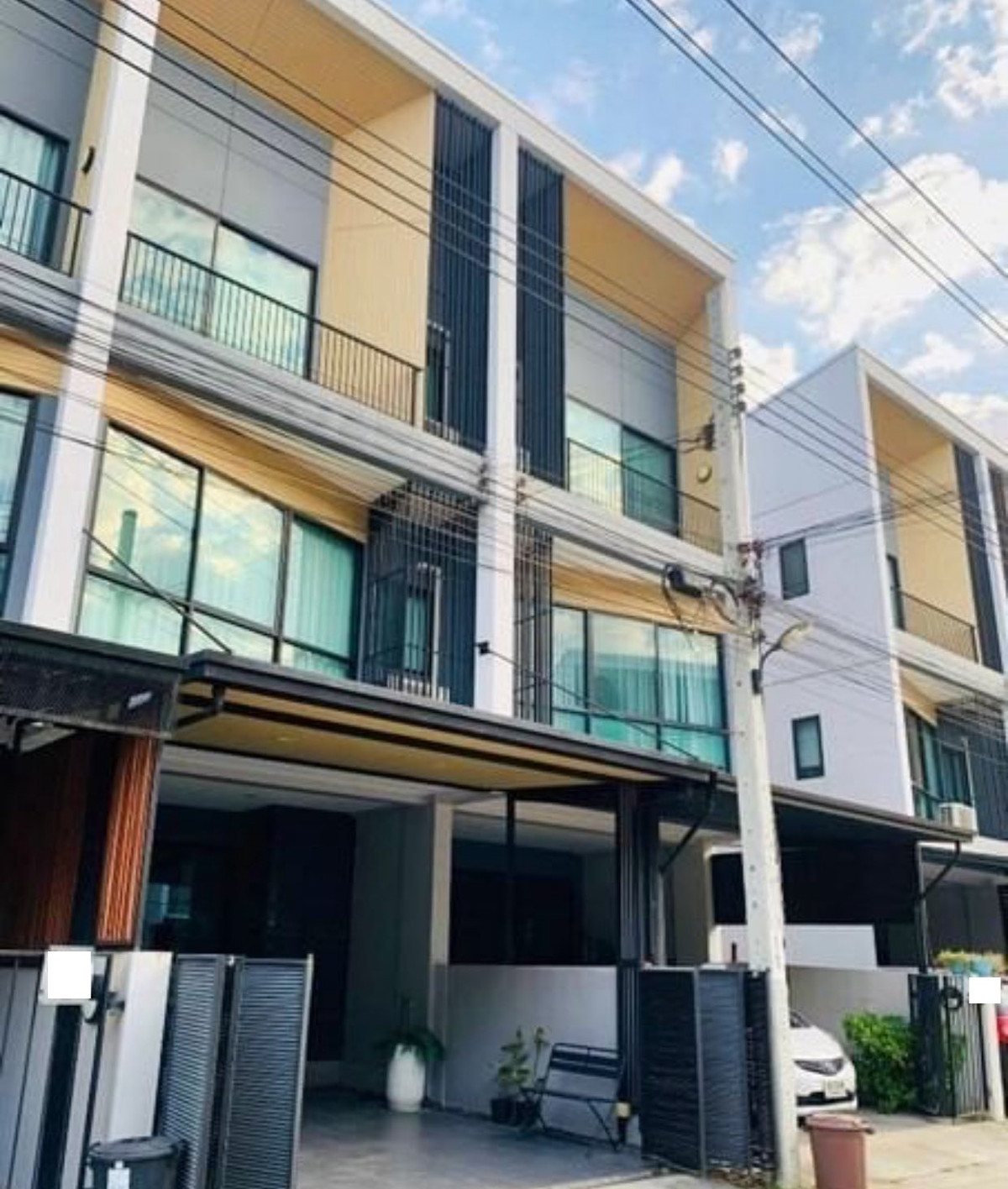 For SaleTownhomeMin Buri, Romklao : 24 sq m, 3 bedrooms, 3 bathrooms, 3-story townhome, Nalin Grand Avenue Wongwaen, Rama 9.