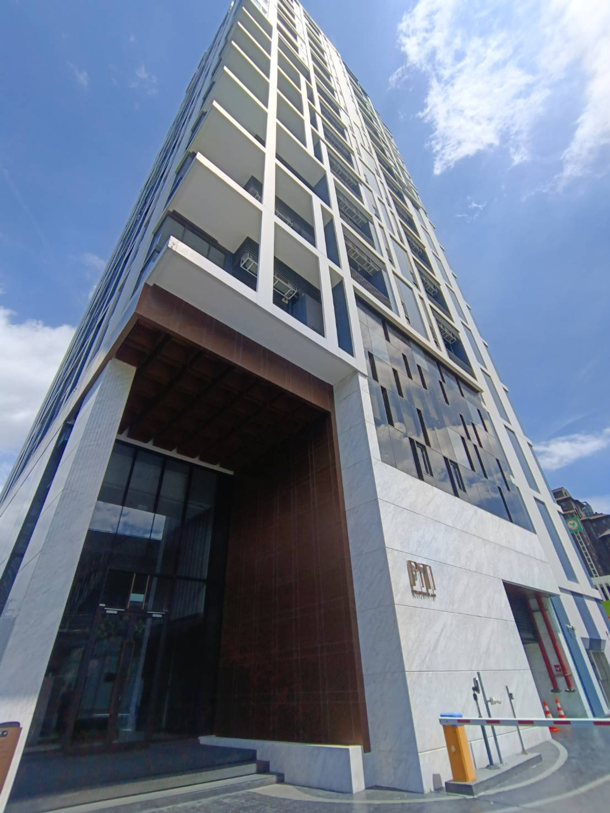 For RentCondoOnnut, Udomsuk : Luxury condo for rent, Piti Condo, fully furnished. Ready to move in, 2 bedrooms, 2 bathrooms, area 65.54 sq m, 14th floor, shaded side, light shining in the morning. City and pond view atmosphere, corner room, fully furnished, ready to move in, automatic