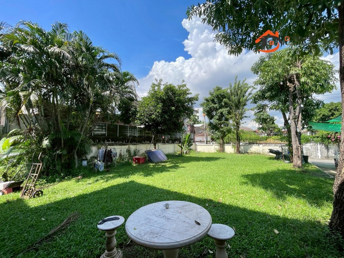 ขายบ้านเดี่ยว 2 ชั้น 200 ตรว. 300 ตรม. ในหมู่บ้านทิพวัล ถ.เทพารักษ์ สมุทรปราการ ปากซอยติดรถไฟฟ้าสายสีเหลือง เชื่อมออกสุขุมวิท ศรีนครินทร์ สะดวก Loading...