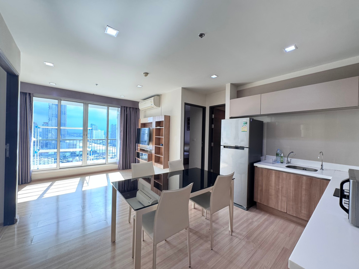 ให้เช่าคอนโดสาทร นราธิวาส : Rhythm Sathorn, River View, Close to bts saphantaksin, available for rent สอบถามได้ครับ