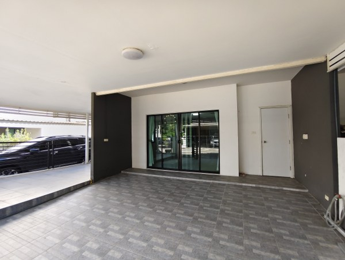 Great value townhome The Connect 3 Location opposite Central Rattana (6114) Loading...