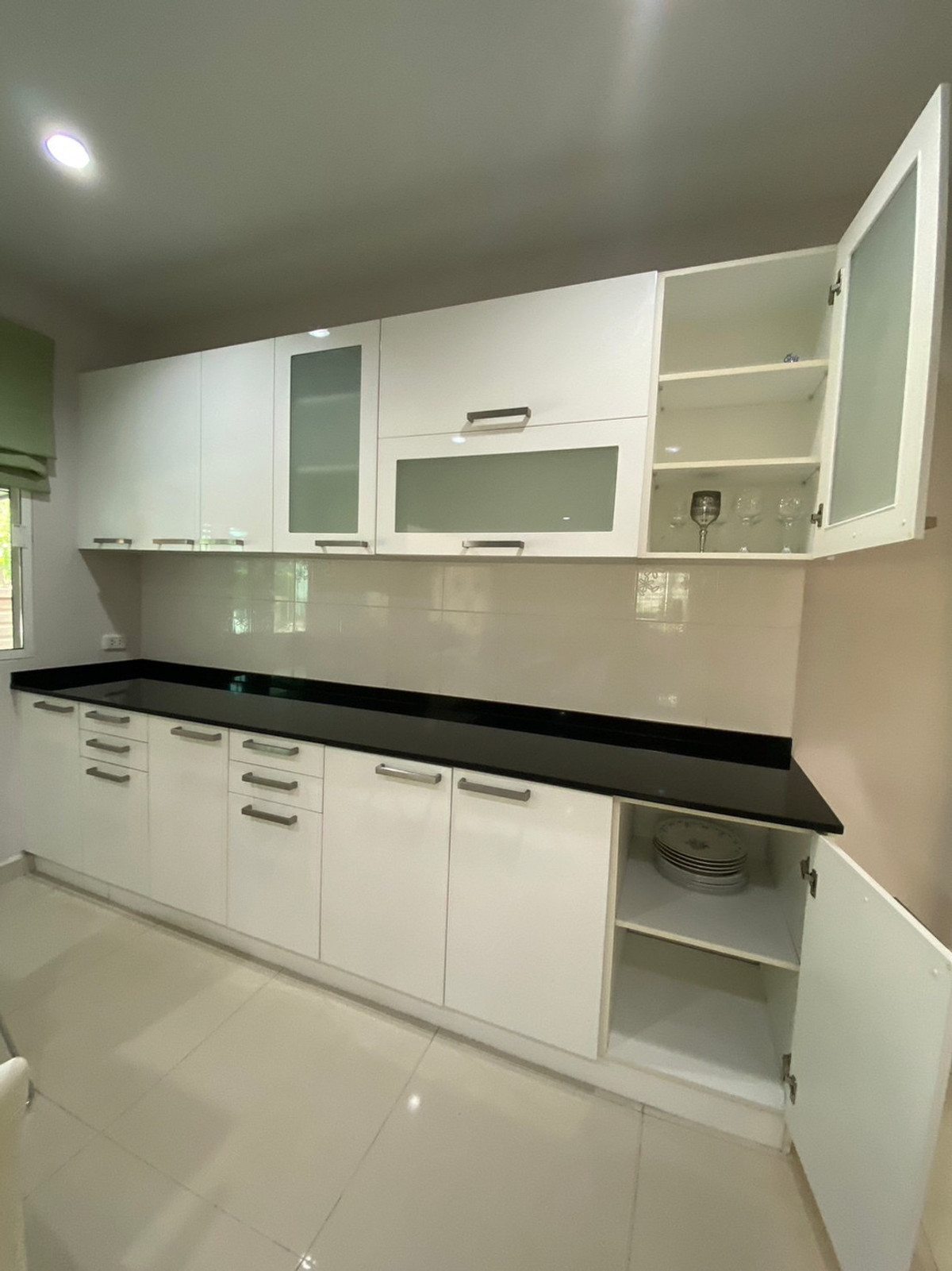 M1410 For rent, 2-story detached house, Passorn Prestige Village, Phatthanakan 38. Loading...