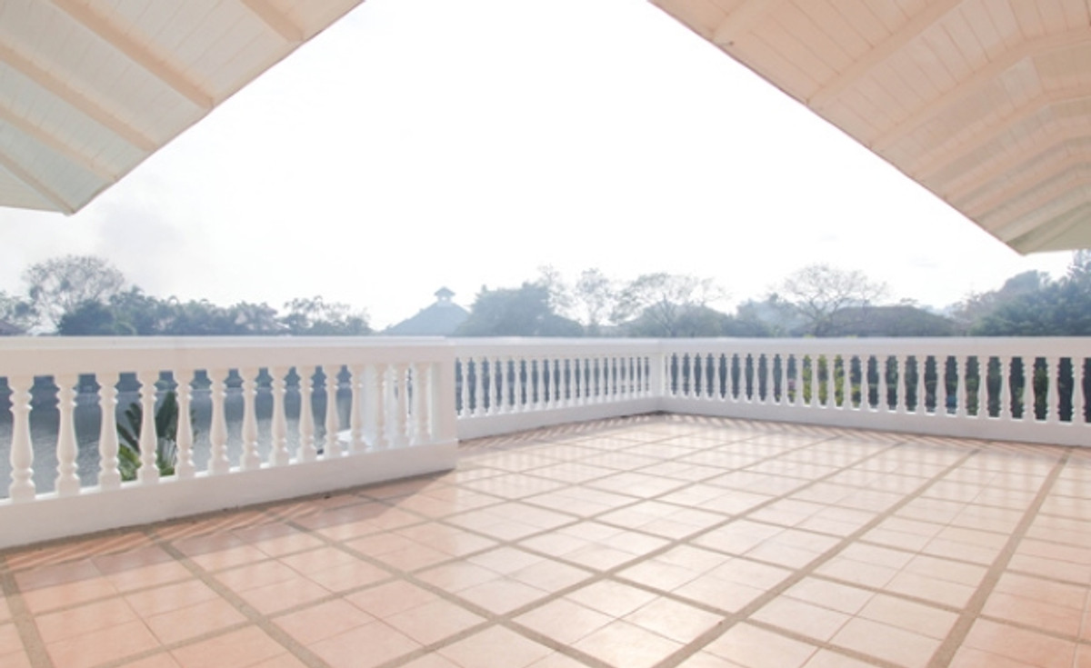 For RentHouseSamut Prakan,Samrong : 🔥HOT DEAL - Lakeside Villa 1 House for Rent